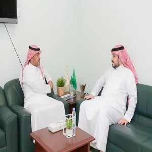 مدير المركز الإعلامي يلتقي بعميد كلية العلوم الطبية التطبيقية