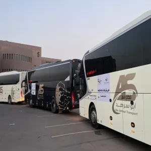 تفاعلاً مع اليوم الوطني واحتفاءً بهذا المناسبة : حافلات النقل تنشر عدد من العبارات الوطنية على الشاشات الرقمية