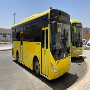 الإدارة تقدم خدماتها لنقل الطلاب للقاء التعريفي للطلبة المستجدين بالكلية التطبيقية
