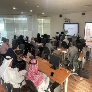 العمادة تقيم ورشة عمل بعنوان :  فنيات كتابة توصيف وتقرير المقرر