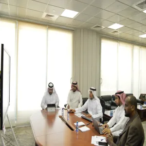 وكيل الجامعة للشؤون التعليمية يرأس اجتماعًا لمناقشة خطط تطوير الكليات وتحسين الأداء الأكاديمي