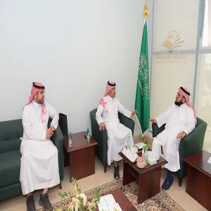 مدير المركز الإعلامي يلتقي بعميد الجودة والتطوير
