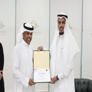 بالشراكة مع عمادة السنة الأولى المشتركة : عمادة القبول والتسجيل تقيم لمنسوبيها دورة أساسيات اللغة الانجليزية