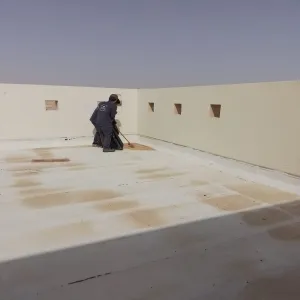 الإدارة تقوم بالصيانة الدورية لتصريف مياه الأمطار