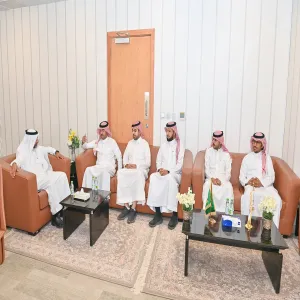 مدير المركز الإعلامي يهنئ وكيل الجامعة للدراسات العليا والبحث العلمي