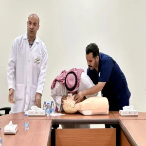 الطاقم الطبي يقيم ورشة تدريبية لسائقي الحافلات الجامعية