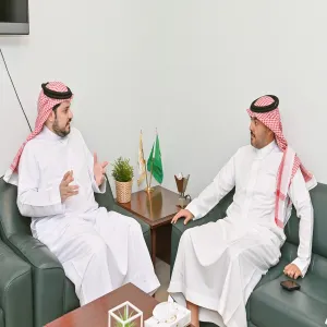 مدير المركز الإعلامي يلتقي بعميد كلية العلوم الطبية التطبيقية