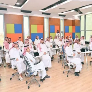The director of the college's support services unit participates in the university's job performance evaluation workshop