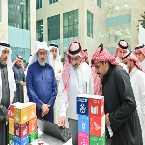 رئيس الجامعة يدشن منصة المبادرات ( نبادر ) وحاضنة الفرص التطوعية ( نمو )