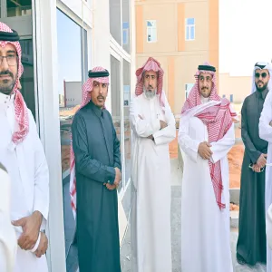 رئيس الجامعة يتفقد مشروع فندق الجامعة