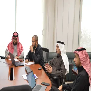 "اجتماع اللجنة الأول للخطط الدراسية برئاسة وكيل الجامعة للشؤون التعليمية"