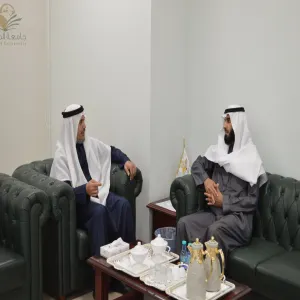 وكيل الجامعة للشؤون التعليمية يقوم بزيارة لعمادة القبول والتسجيل