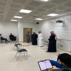 عميد الكلية يجري جولة تفقدية للقاعات الدراسية و مرافق الكلية