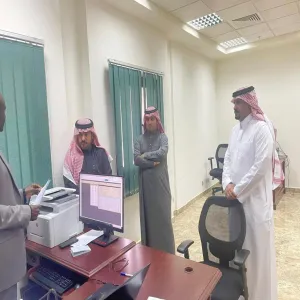 الرئيس التنفيذي للكلية يقوم بجولة لمتابعة سير العملية التعليمية بفرع الكلية برماح