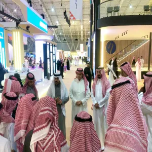 وفد من الكلية التطبيقية يزور معرض ريستاتكس العقاري المقام بالرياض
