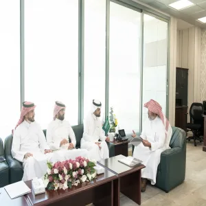 وكيل الجامعة للتنمية والاستثمار يتسلم تقرير بإنجازات الإدارة العامة للمشروعات والتشغيل والصيانة