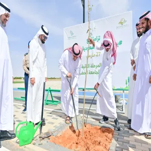 رئيس الجامعة يطلق المرحلة الثانية من مبادرة الجامعة الخضراء