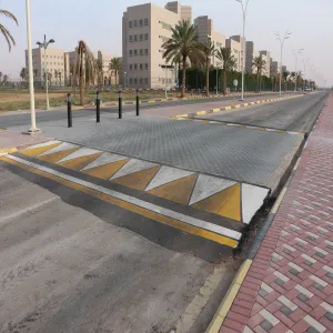 الإدارة تستكمل تطوير أعمال البنية التحتية في الطرق والمواقف