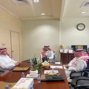 The CEO of Applied College holds a meeting with a representative from the Ministry of Tourism