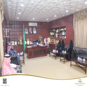 وفدٌ من كلية التمريض يزور رئيس مركز حوطة سدير