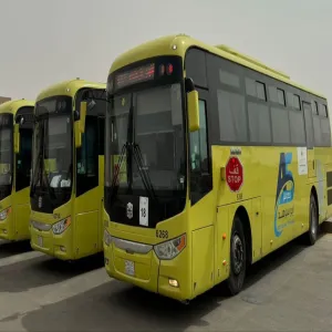 مدير عام الخدمات يتفقد سير خدمات النقل بكلية الشريعة والقانون