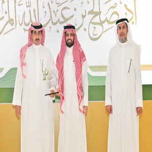 الإدارة العامة للمشروعات والتشغيل والصيانة تتلقى تكريماً من عمادة التطوير والجودة