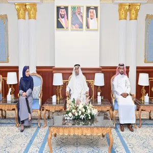 وكيل الجامعة للشؤون التعليمية يكرم منسوبي عمادة شؤون الطلاب ويتسلم تقرير الملتقى الطلابي السادس للموهبة والإبداع