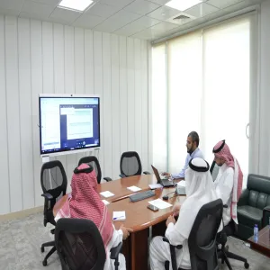 وكيل الجامعة للشؤون التعليمية يرأس الجلسة الـ 12 للخطط والمناهج الدراسية