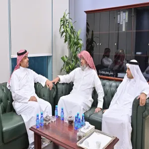 بمناسبة احتفائها بتحقيق المركز الأول : وكيل الجامعة للتنمية والاستثمار يزور الإدارة العامة للموارد البشرية
