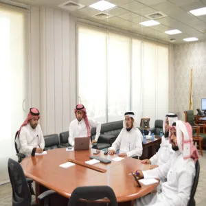 وكيل الجامعة للشؤون التعليمية يترأس الجلسة السادسة عشرة للجنة الخطط والمناهج الدراسية