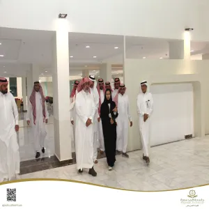وكيل الجامعة للتنمية والاستثمار للكلية يزور الكلية
