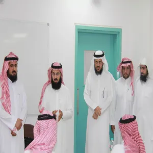 عميد الكلية في جولةٍ تفقديةٍ على قاعات الطلاب والاقسام الإدارية