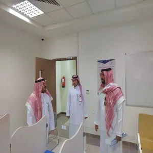 الرئيس التنفيذي للكلية التطبيقية يقوم بجولة تفقدية بفرع الكلية برماح