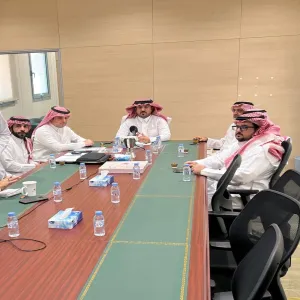 الكلية تعقد الاجتماع الأول للجنة الشؤون الأكاديمية والبرامج والخطط