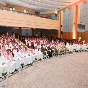 الخدمات تطلق خطوط متعددة لنقل الطلاب والطالبات لحضور محاضرة ( مهددات الأمن الوطني )