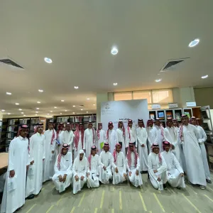 الكلية تنظم زيارة طلابية للمكتبة المركزية