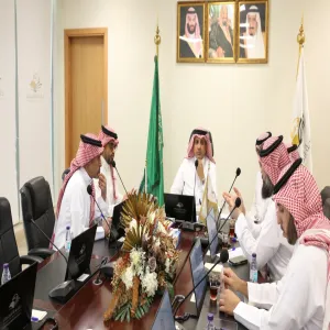 عميد شؤون الطلاب يزور الإدارة العامة للشؤون الإدارية والمالية