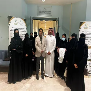 طالبات قسم الأحياء بكلية العلوم في زيارة لمركز بحوث الكليات الصحية والأساسية