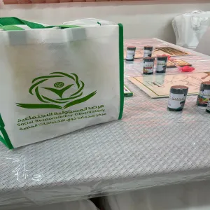 مرصد المسؤولية الاجتماعية يقيم دورة تدريبية بعنوان (مبادئ فنون الرسم) لطالبات الفصول الفكرية