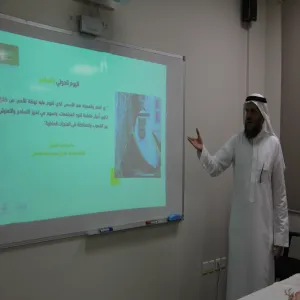 الكلية تنظم لقاء بعنوان : تبادل الثقافات والمعارف اللغوية بين طلاب المنح الدولية