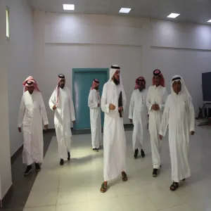 وفد الإدارة العامة للخدمات في زيارة للكلية