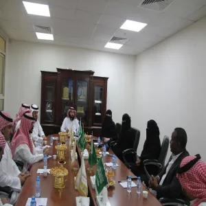 كلية الشريعة والقانون تستقبل مدير عام الإدارة العامة للمكتبات ومصادر المعرفة بالجامعة
