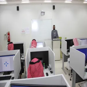 الكلية التطبيقية تنظم دورة تدريبية حول استخدام الحاسب الآلي في الأعمال المكتبية