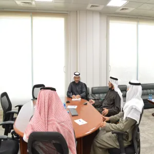 The Vice-Rector for Educational Affairs holds a meeting with the deans of colleges and supporting deanships