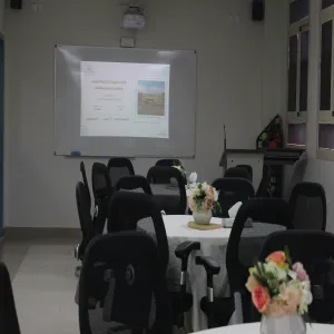 وكيلة كلية التمريض لشطر الطالبات تلتقي بموظفات الكلية
