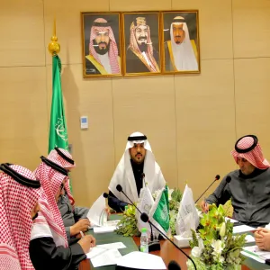 الرئيس التنفيذي يعقد الاجتماع الدوري الثاني للجنة الشؤون الأكاديمية والبرامج والخطط