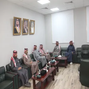 عميدة كلية التمريض تكرم موظفي وكالة الكلية للشؤون التعليمية والتطوير