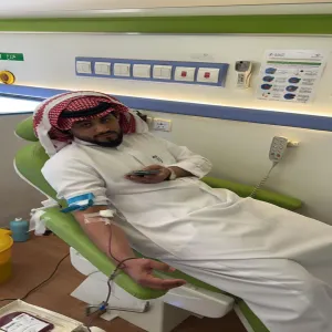 طلاب الكلية التطبيقية يتبرعون بالدم دعمًا لشعار "قطرة دم تساوي حياة"
