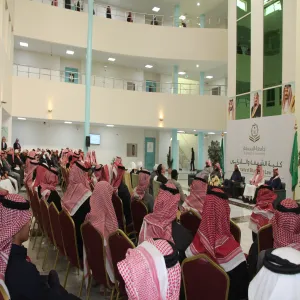 الكلية تقيم اللقاء التعريفي للطلاب المستجدين