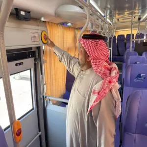 مدير الخدمات يقوم بزيارة تفقدية لعدد من مواقع النقل خلال إنطلاق الإختبارات الفصلية للمقررات الإلكترونية بالكليات